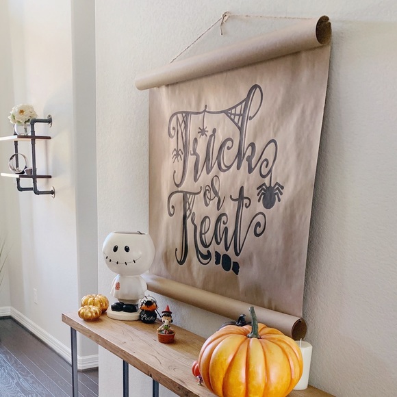 Trick or Treat Paper Scroll Sign - Picture 4 of 4